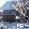 "CHALET LES ARAVIS" chalet et Appartements