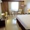 Mandarin Plaza Hotel
