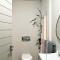 6 on Clifton - Spacious 2 bedroom apartment