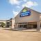 Days Inn & Suites by Wyndham Tyler