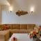 Hostie Eshana - Stylish 2BHK Duplex apt near Golf Course Road - Gurgáon