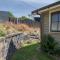Lavender Country Cottage - Arrowtown Holiday Home