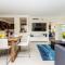 Ocean Beach Condo 3BR On the Sand 811