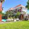Santi HomeStay