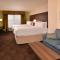 Holiday Inn Express & Suites Dearborn SW - Detroit Area, an IHG Hotel