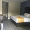 Days Inn & Suites by Wyndham La Porte - Лапорт