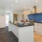 The Blue Rendevous - Whangamata Holiday Home