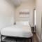 The Double Play - 1 Min Walk to Wrigley! Spacious 2BR - Perfect for Cubs Fans! - Chicago