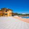 Villa Nincha - Heated Pool - Free wi-fi - Air Con