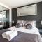 2 Bedroom 2 Bathroom Apartment in Central Milton Keynes with Free Parking and Smart TV - Contractors, Relocation, Business Travellers