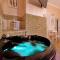 Deluxe rooms and Chilling Jacuzzi Suite Guesthouse