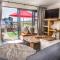Modern Beachfront with swimming pool- 27 Azure, Blouberg, Cape Town