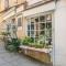 33 Crescent Gardens