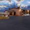 Super 8 by Wyndham Giddings - 吉丁斯