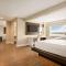 Wyndham Newport Hotel