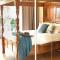 Poseidon's Luxury Apartment