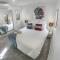 1 Bdrm Close Airport/Shops, WIFI, NETFLIX, PARKING