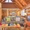 Honey Bear Pause Rural Escape with Porch and Hot Tub! - Townsend