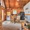 Honey Bear Pause Rural Escape with Porch and Hot Tub! - Townsend