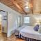 Riverfront Deck and Fire Pit Hot Springs Retreat! - 温泉城