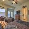 Lakefront Retreat with Dock and Beach 2 Miles to Golf - بيلا فيستا