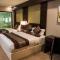 Royale Signature Hotel