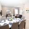 4 BR 4 BA Self Check-In Close to Disney Theme Parks