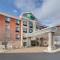 Holiday Inn Express & Suites Mitchell by IHG