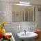 Irina’s house with view on like and swimming pool - Riva di Solto