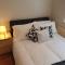 South Shields Hidden Gem Emerald Apartment sleeps 6 Guests
