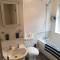 South Shields Hidden Gem Emerald Apartment sleeps 6 Guests