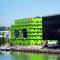 Lyon Confluence - duplex au calme avec parking privé en option