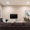 4 BR 4 BA Villa Hidden Gem 5 Min to Disney 1804ft²
