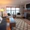 Modern & Updated Winterplace 3Br- Sleeps 12 condo - Ludlow