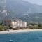 Hotel Baia Azzurra - Lake Front