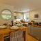 6 Sandy Lane