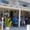 Christopher's Sandy Beach Suites