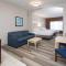 Holiday Inn Express Hotel & Suites Detroit-Utica by IHG