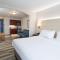 Holiday Inn Express Hotel & Suites Detroit-Utica, an IHG Hotel