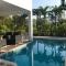 Mae Phim -Beachfront living in a villa with a private pool !