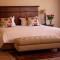 Oak Tree Lodge