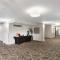 Travelodge by Wyndham Quebec City Hotel & Convention Centre