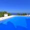 Carabeo 99 - Sleeps 4