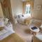 Holcombe House Guest House