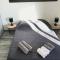 Appartement 3 pieces, refait a neuf, haut standing, piscine, mer a pieds