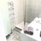 Appartement 3 pieces, refait a neuf, haut standing, piscine, mer a pieds