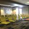 Holiday Inn Express Woodland by IHG