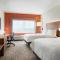 Holiday Inn Express & Suites - Beaver Dam, an IHG Hotel