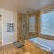 3 Mi to Westgate Desert Home with Hot Tub in Peoria - بيوريا