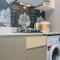 Best Price Studio Apartment at Gold Coast By Travelio